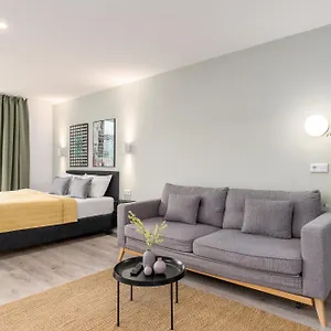 Bright Center Aparthotel